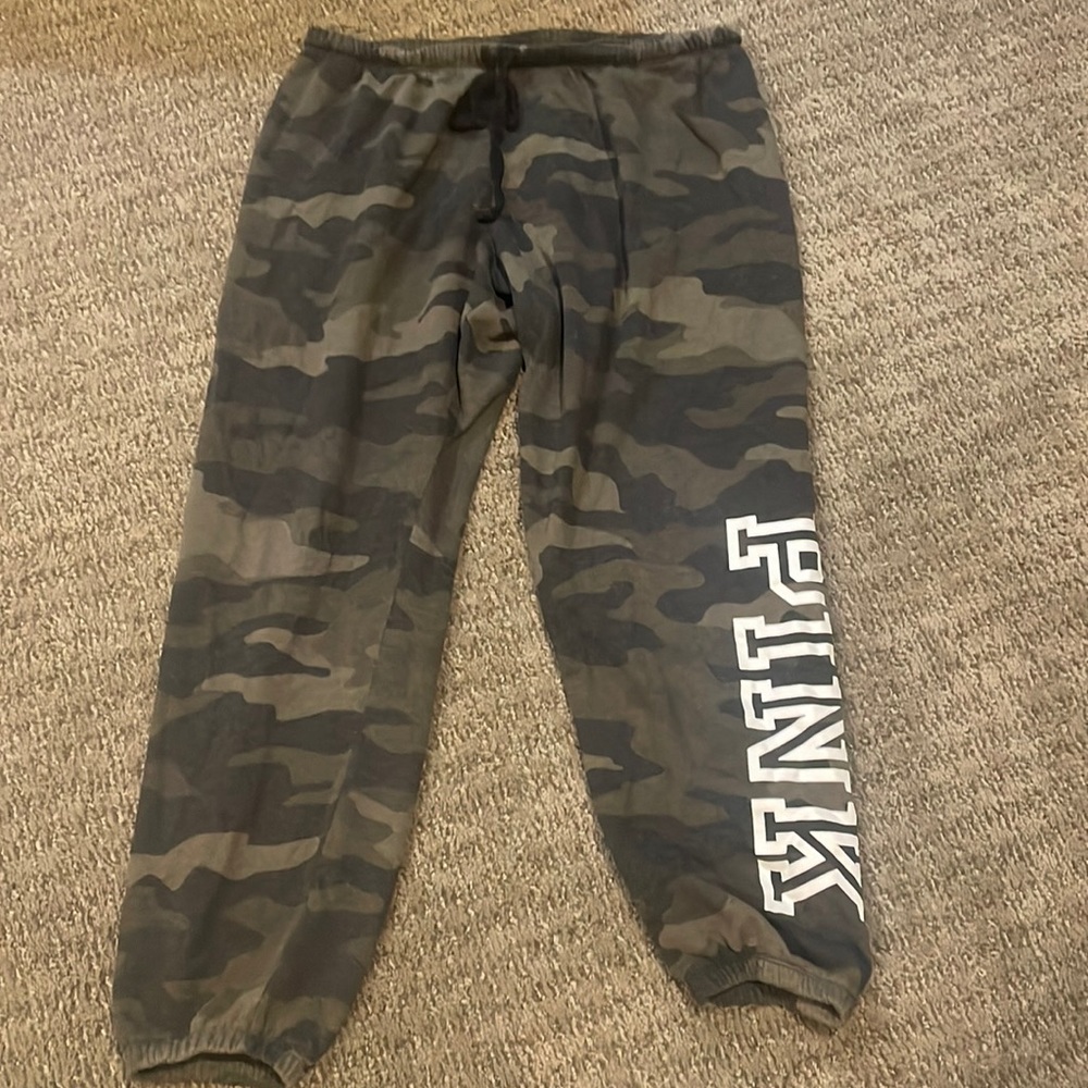 Victoria’s Secret pink camo sweatpant joggers